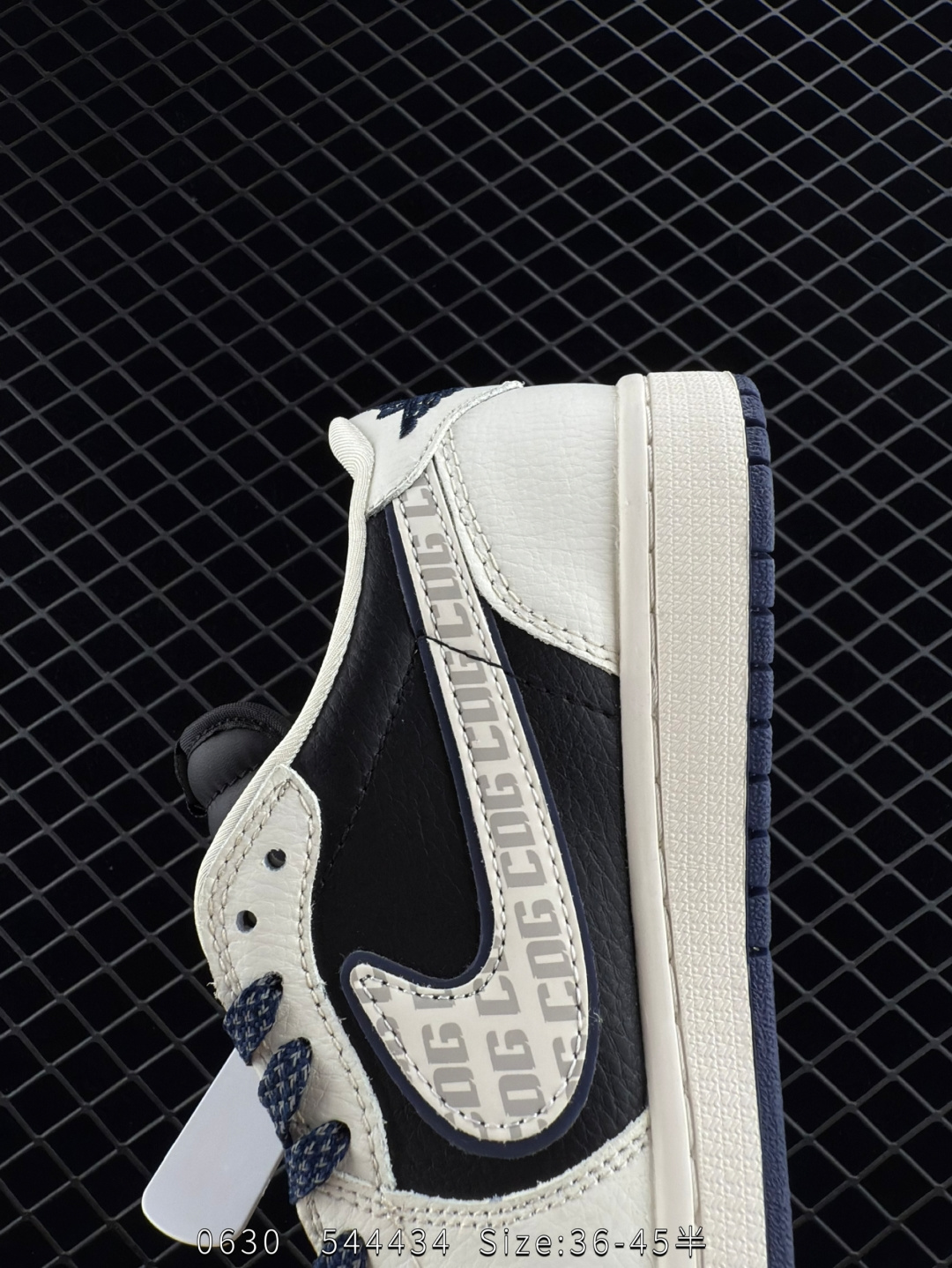 Travis Scott x Air Jordan 1 ” Reverse Mocha “